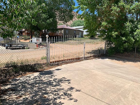 West gate for garage 