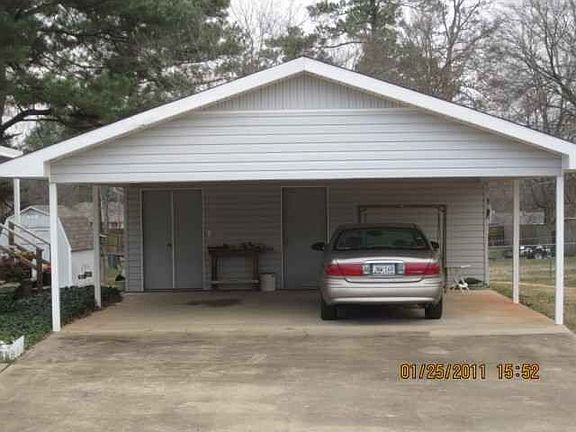 2nd image of 305 Laverne St