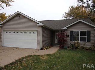 819 E Fairoaks Ave, Peoria, IL