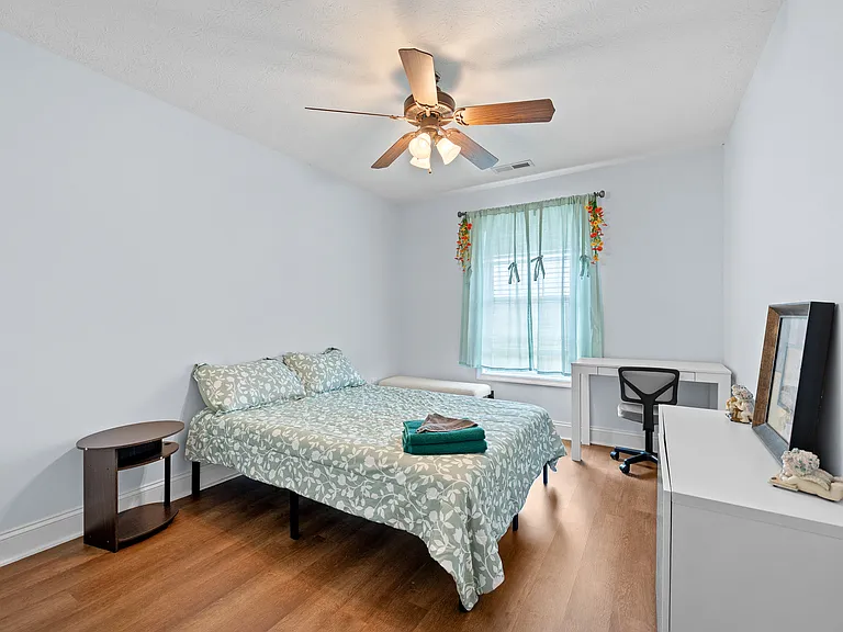 100 Capstone Dr — Photo 14