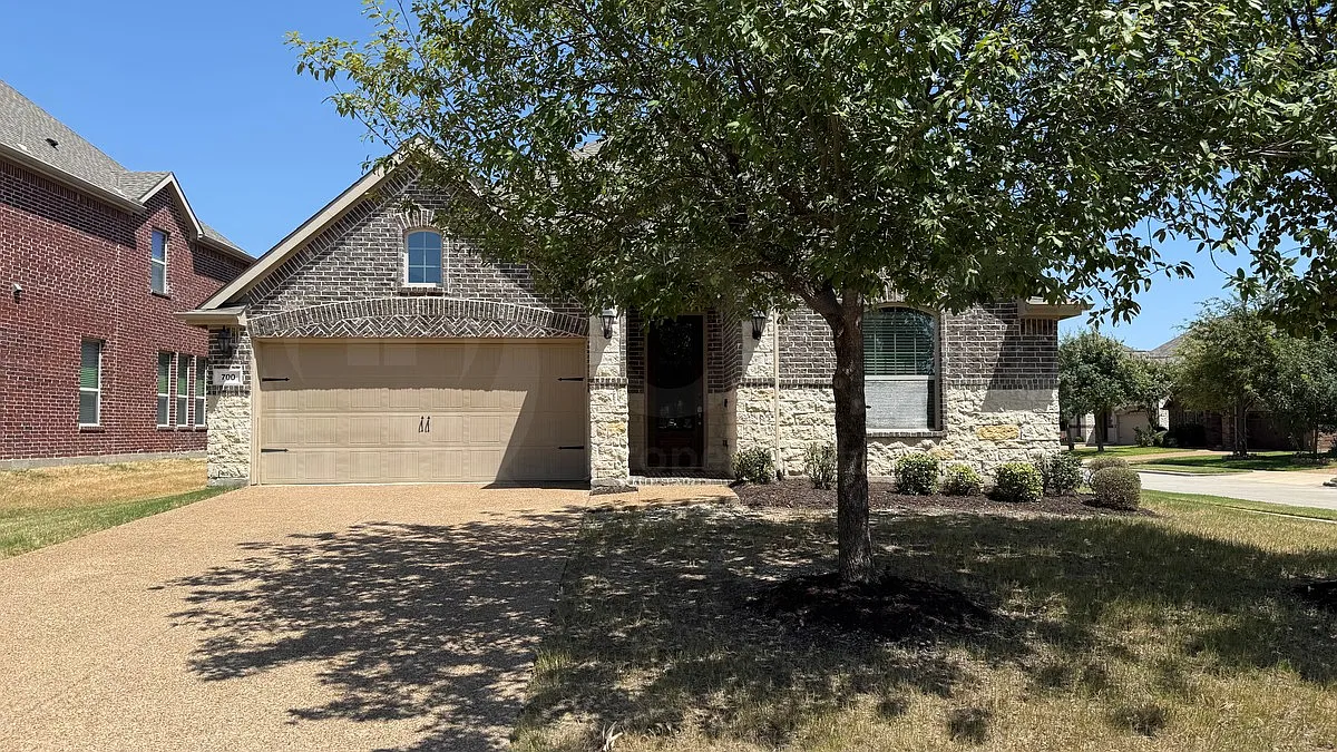 4 bed, 3.5 bath, 2654 sqft, $3,200 — Photo 2