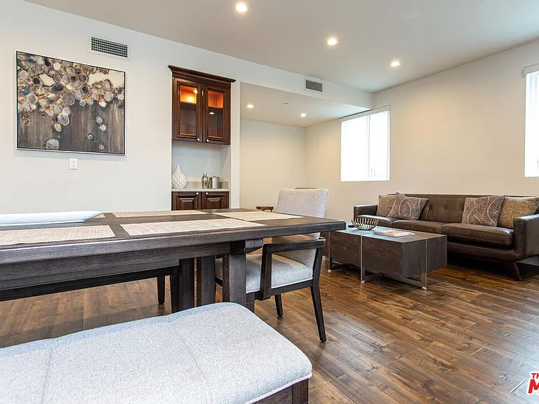 907 S Shenandoah St #302 — Photo 5