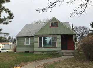 2322 9th Ave N, Grand Forks, ND 58203