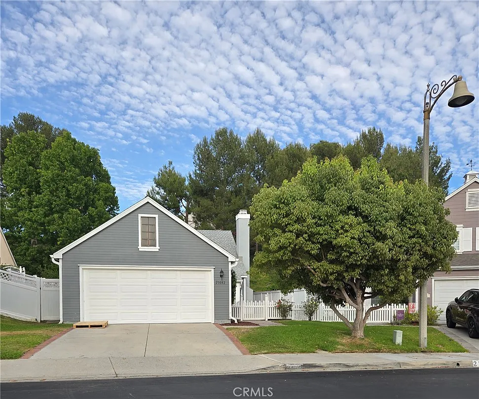 2 bed, 1224 sqft, $4,100 — Photo 1