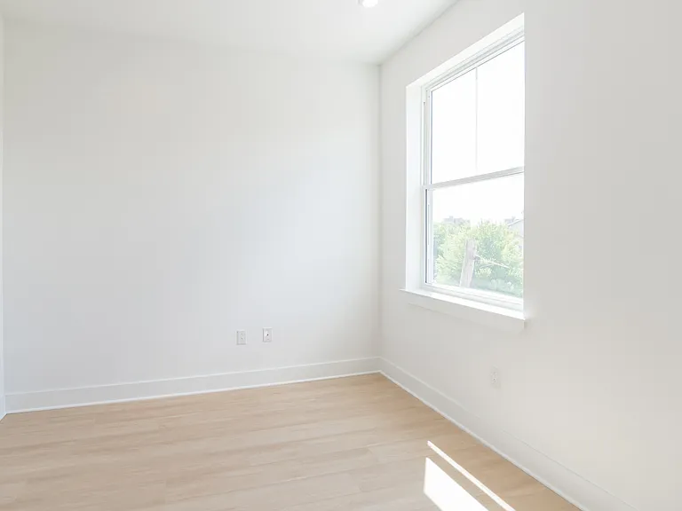 4408 Lancaster Ave — Photo 29