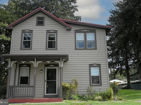 107 S 2nd St, Halifax, PA 17032