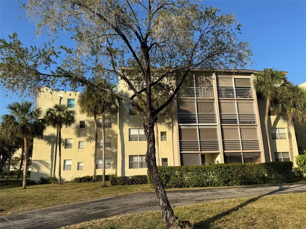 1810 N Lauderdale Avenue #2210, North Lauderdale, FL 33068