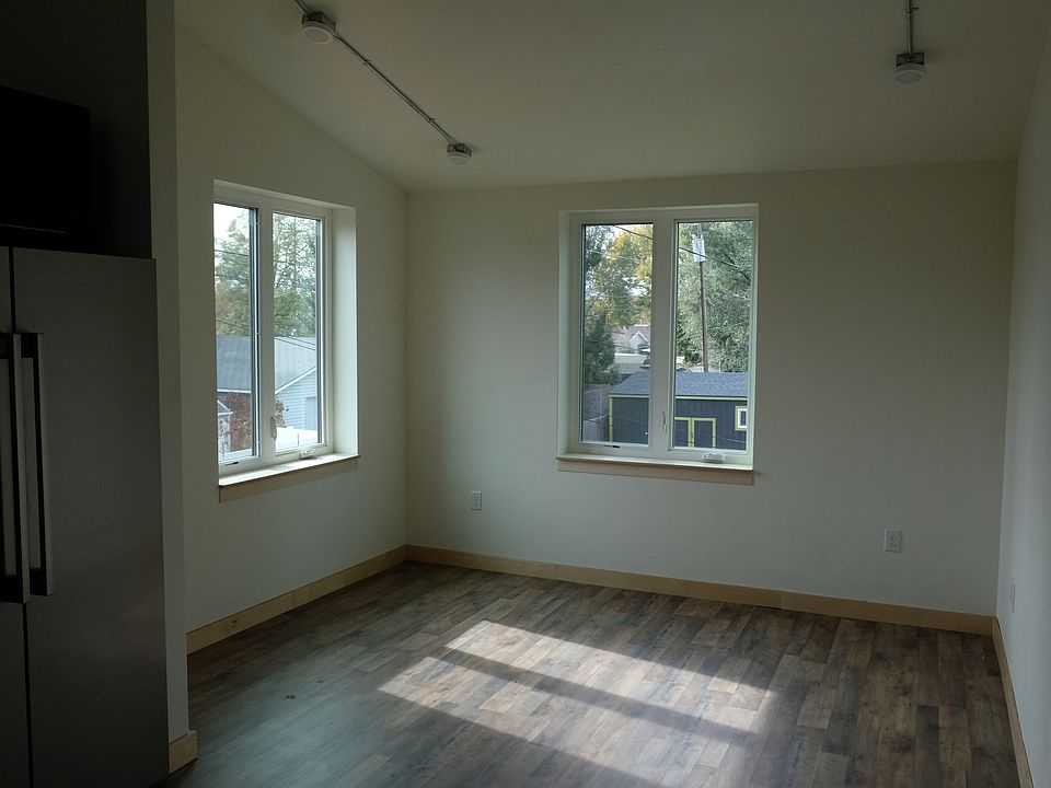 1st image of 1029 W Pierpont Ave #4