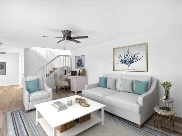 304 Live Oak Lane, Boynton Beach, FL 33436