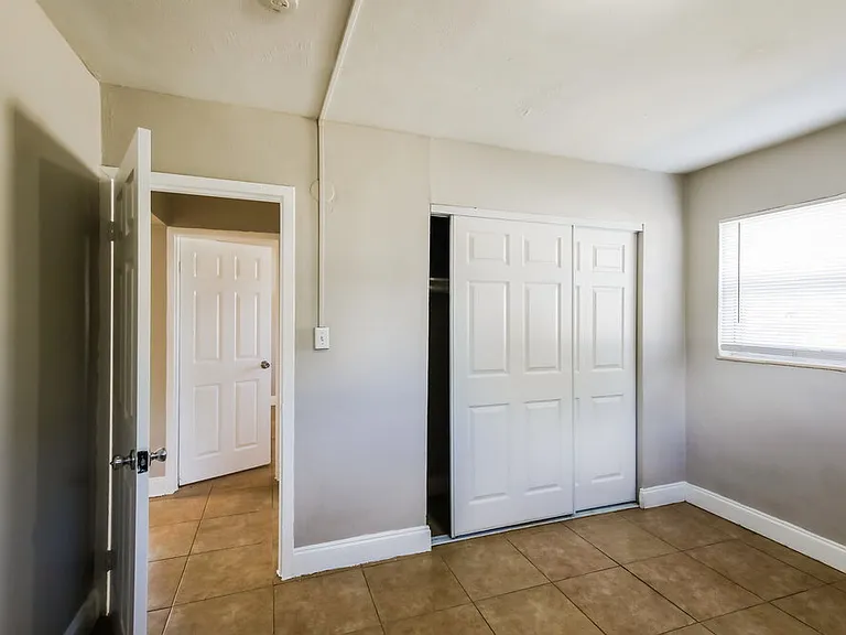 2814 NW 6th St — Photo 11