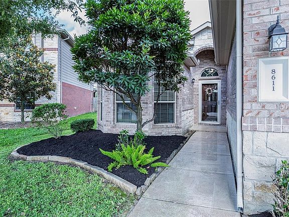 3rd image of 8611 Debbie Terrace Dr
