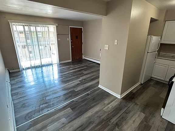 3rd image of 12500 S Lincoln St APT 12