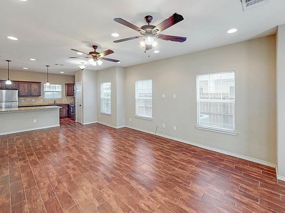 4th image of 105 Richards St APT B
