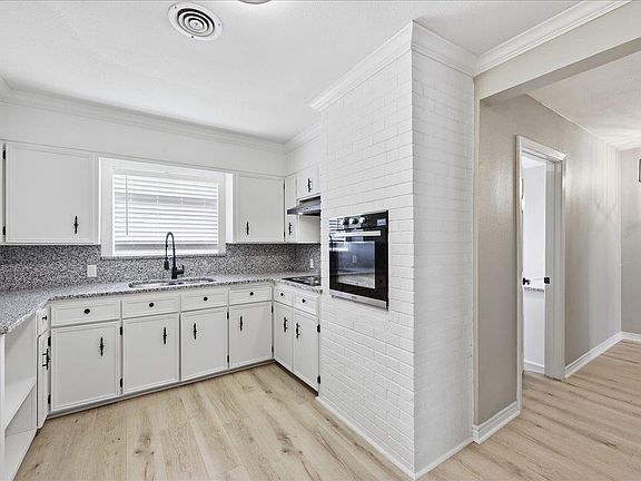 5th image of 3748 Drexel Ave