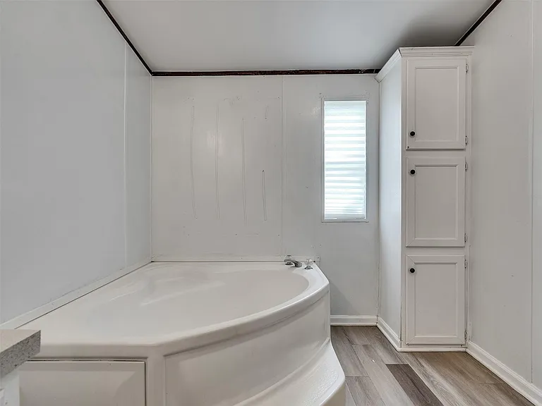 25779 Almarie Dr — Photo 5