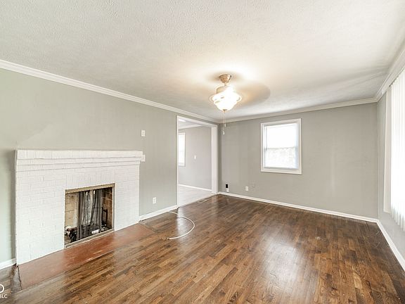 3rd image of 3729 Burton Pl