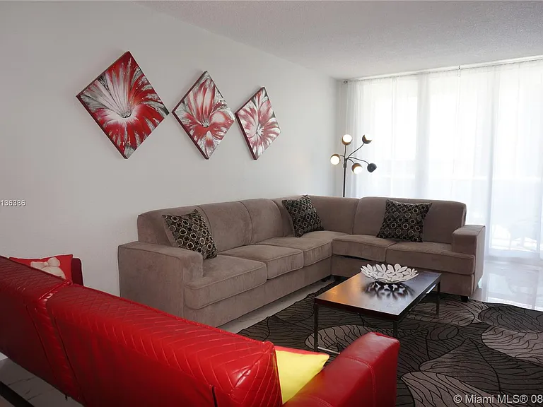 19370 Collins Avenue Seasonal #1417 — Photo 4