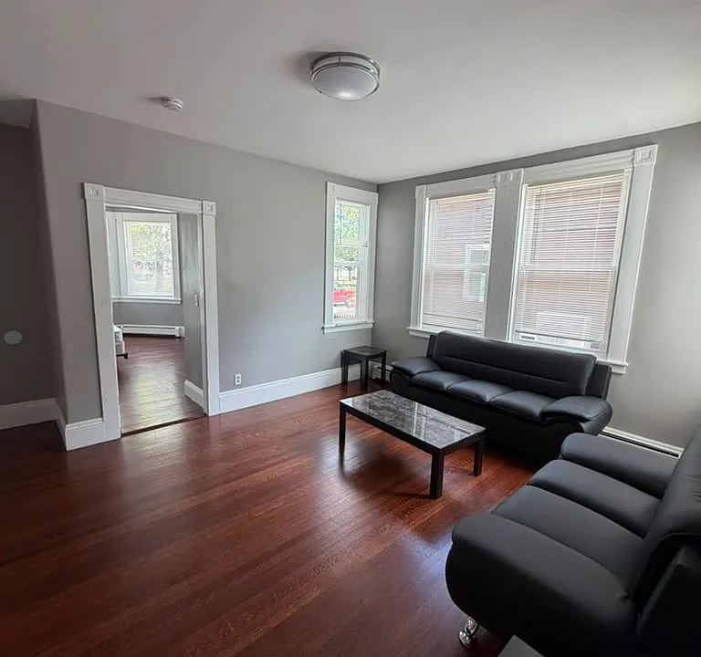 92 S Common St #1
