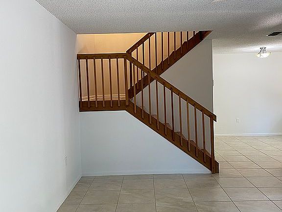 4th image of 405 E Waverly Pl