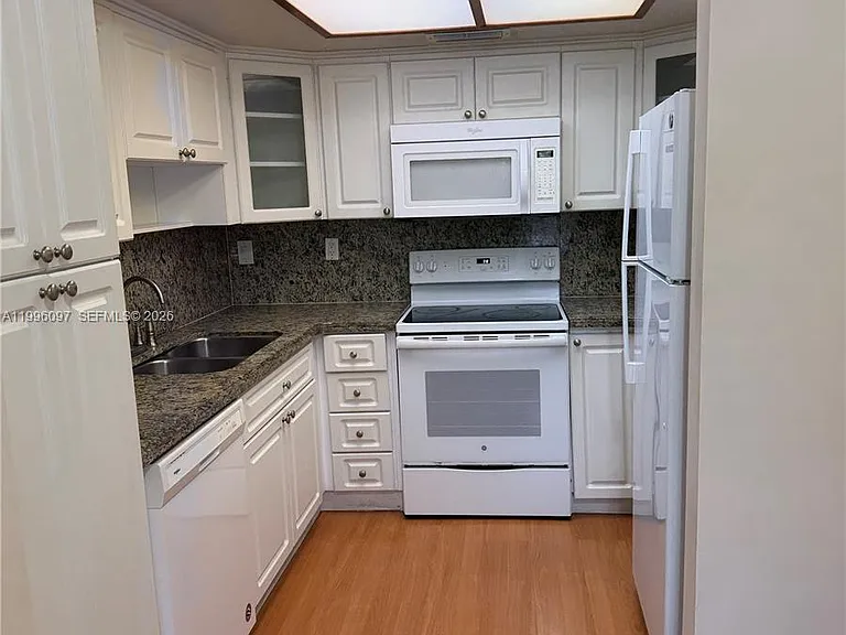 9140 SW 123rd Ct #309 — Photo 7