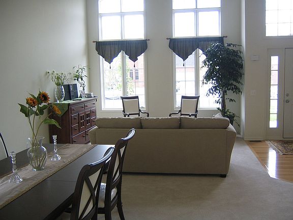 2-story dining/living rooom