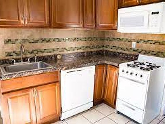 4th image of 524 8th Ave SE #2