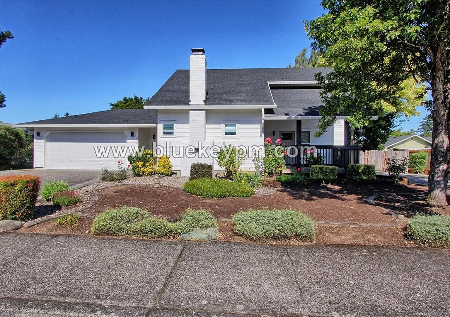 3 Bed, 2 Bath in Cascade Park with Primary on Main Floor — Photo 1