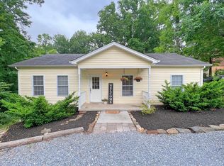 308 Homestead Dr, Forest, VA 24551