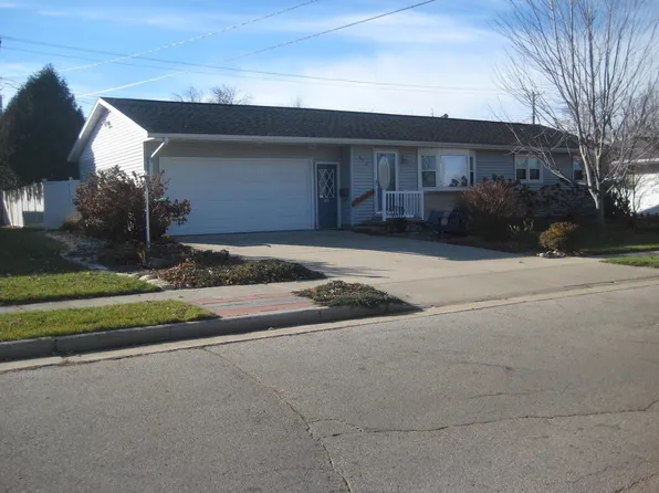 613 Pioneer Ave, Waupun, WI 53963