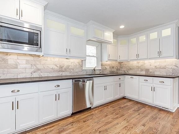 2nd image of 1104 W 97th St