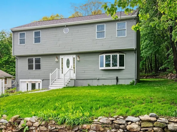 45 Dillon St, Worcester, MA 01604