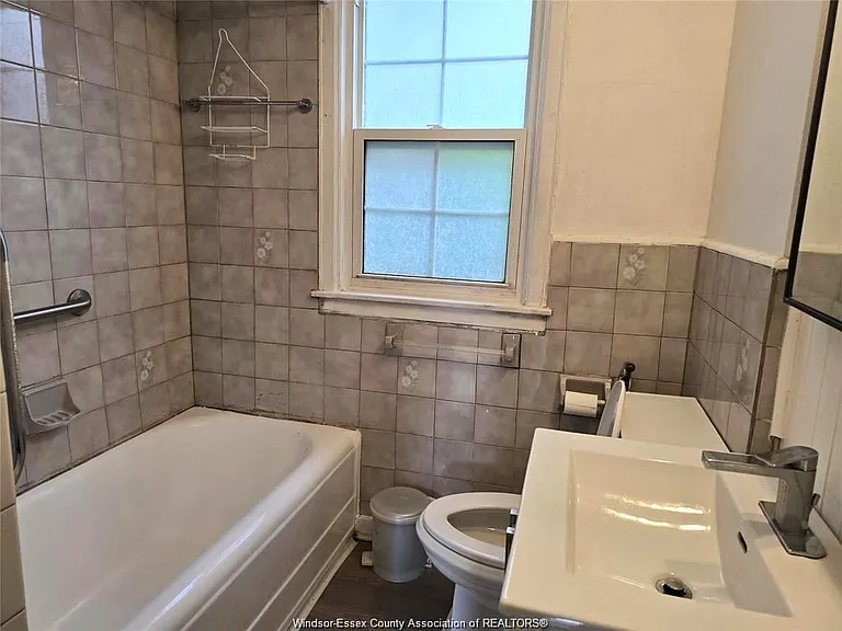 3396 Woodward Blvd — Photo 6
