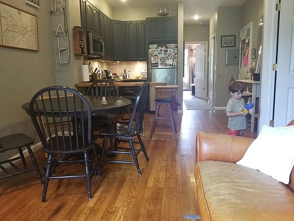 2nd image of 387 14th St #2