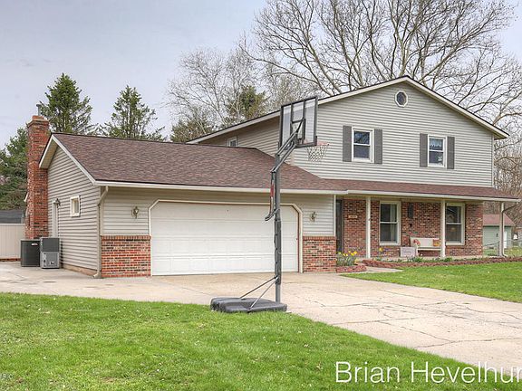 2nd image of 1655 Honeybrook Dr