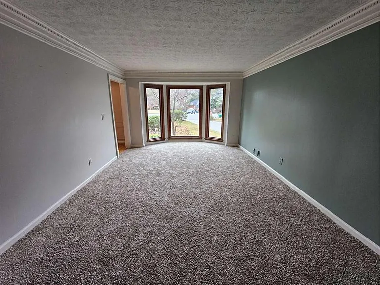 5525 Wedgewood Ct SW — Photo 4