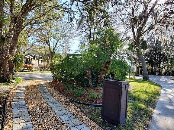 4th image of 242 Stallion Ln