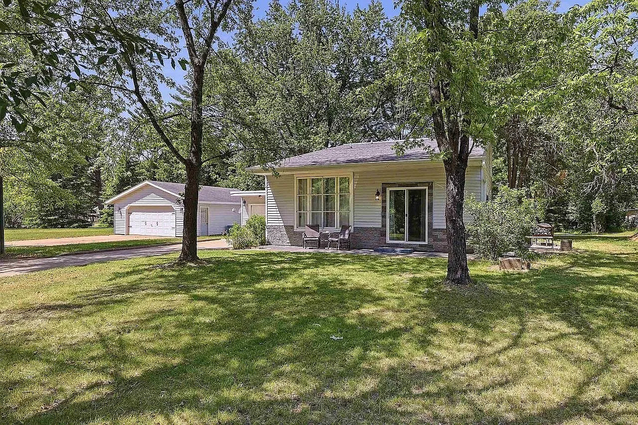4 bed, 1772 sqft, $1,950 — Photo 1