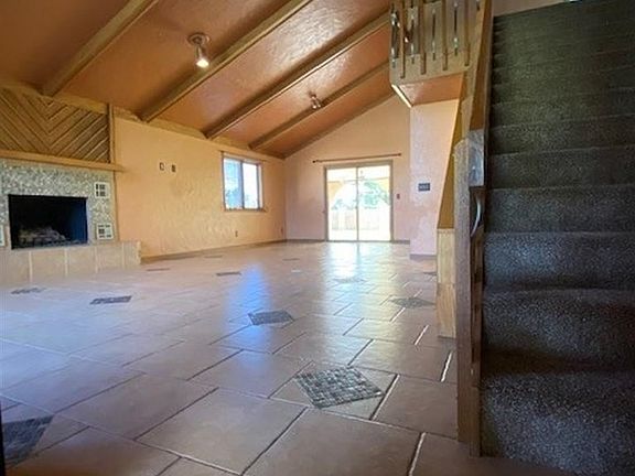 3rd image of 903 Club View Dr