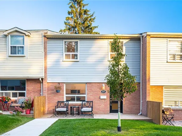 1055 Shawnmarr Rd #85, Mississauga, ON L5H 3V2