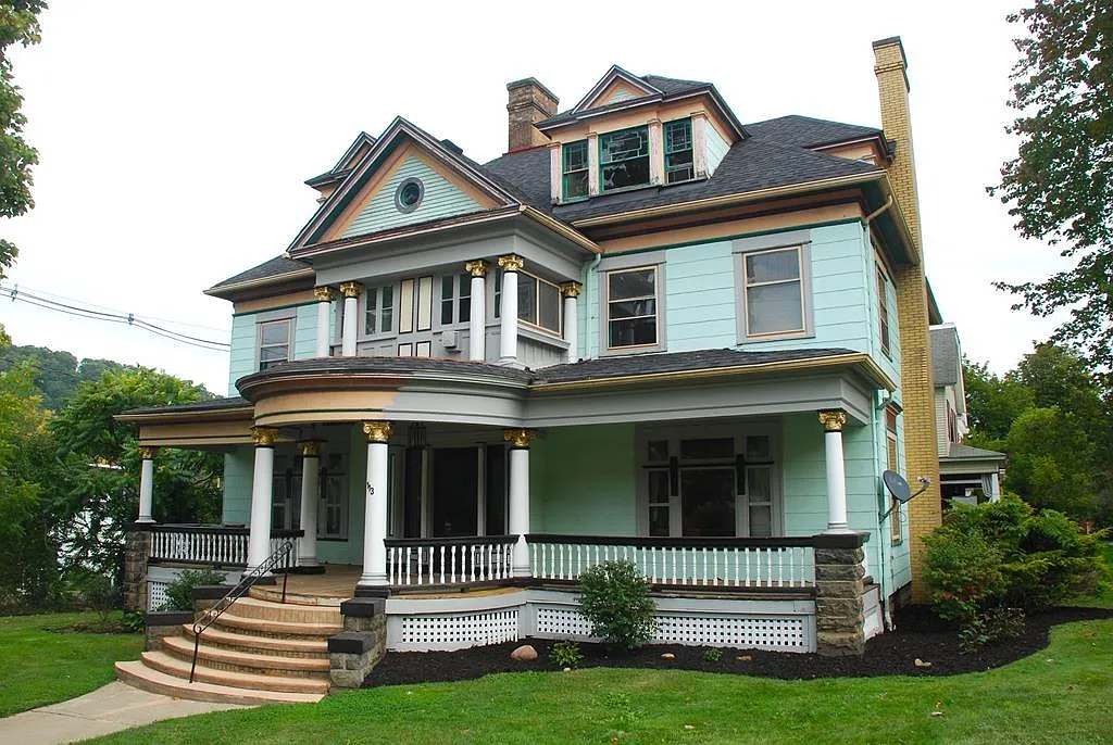 113 Innis St photo 1