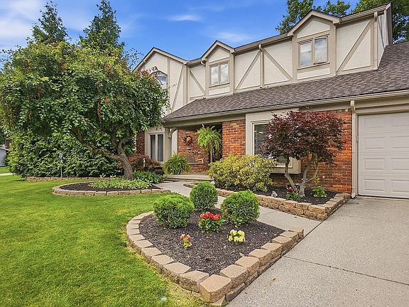 2nd image of 5493 Glasgow Pl