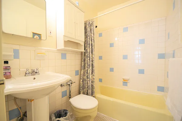 Rented by Lasri Group Inc | media 18