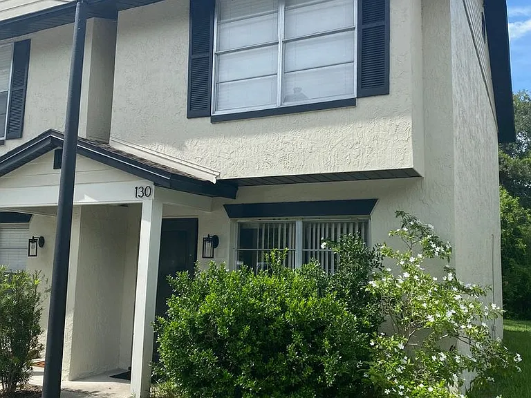 130 Rhoden Ln — Photo 1