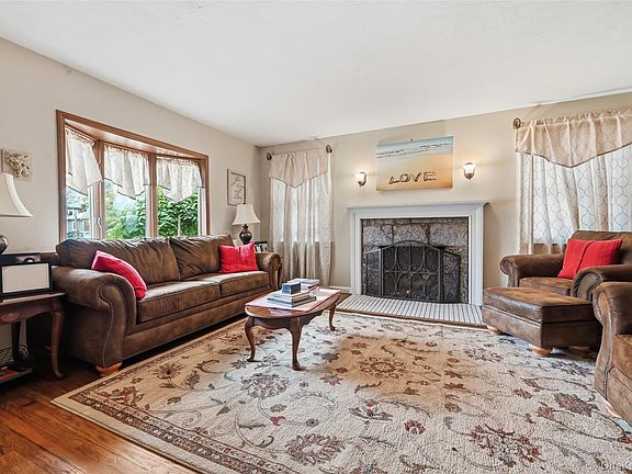 3rd image of 333 Jackson Avenue