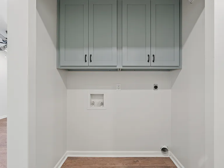 945 Captains Ct — Photo 10