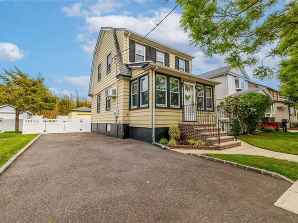 97 Cochran Place, Valley Stream, NY 11581