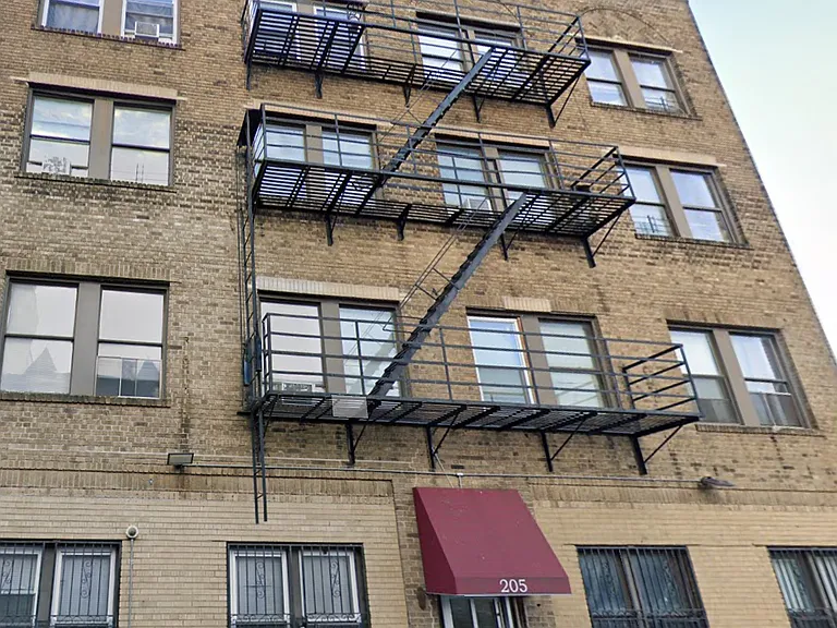 205-207 Monticello Ave #A16 — Photo 1