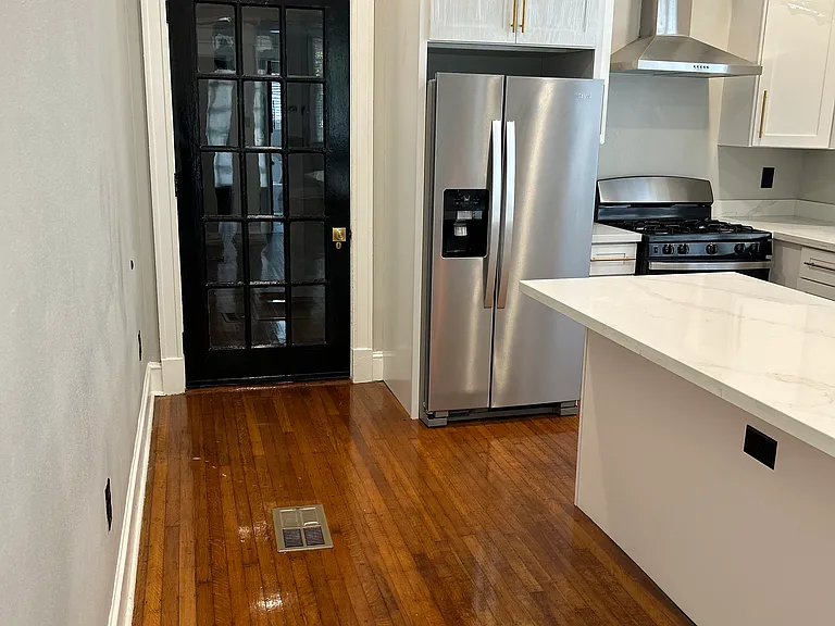 954 Picheloup Pl — Photo 4