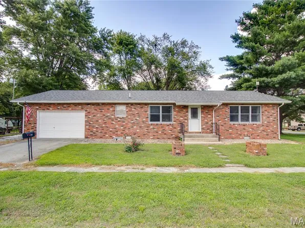 901 Mulberry St, Greenfield, IL 62044