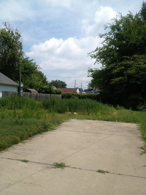 2nd image of 1305 Nassau Ave